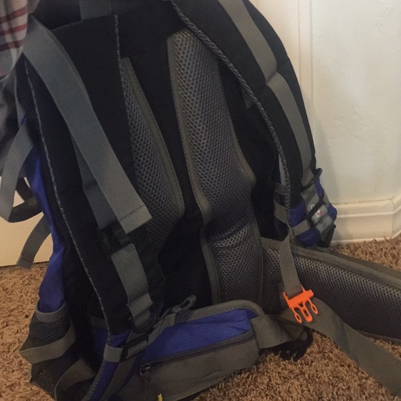 Backpacking pack - Picture 2 of 5